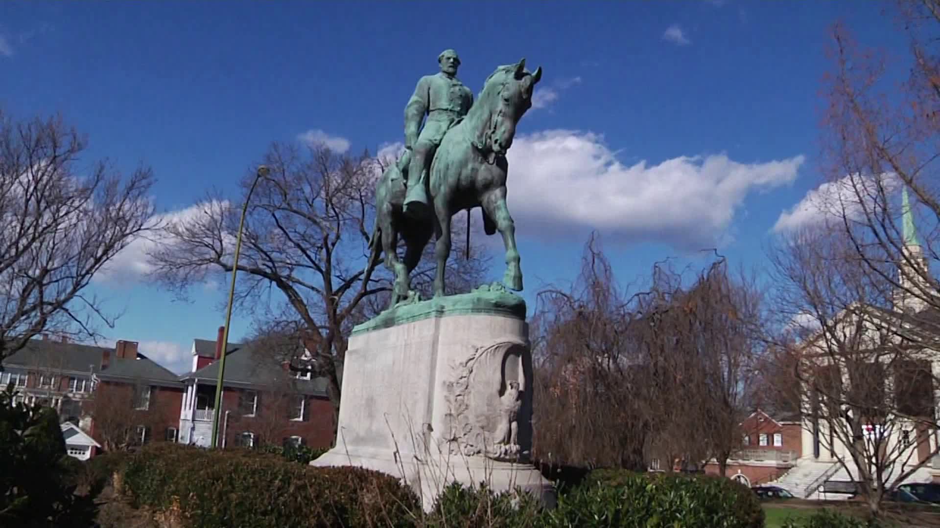 Robert E. Lee statue to be removed from Charlottesville park